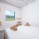 Blue Cove Maisonette At Beach, Seaview * Φτελιά
